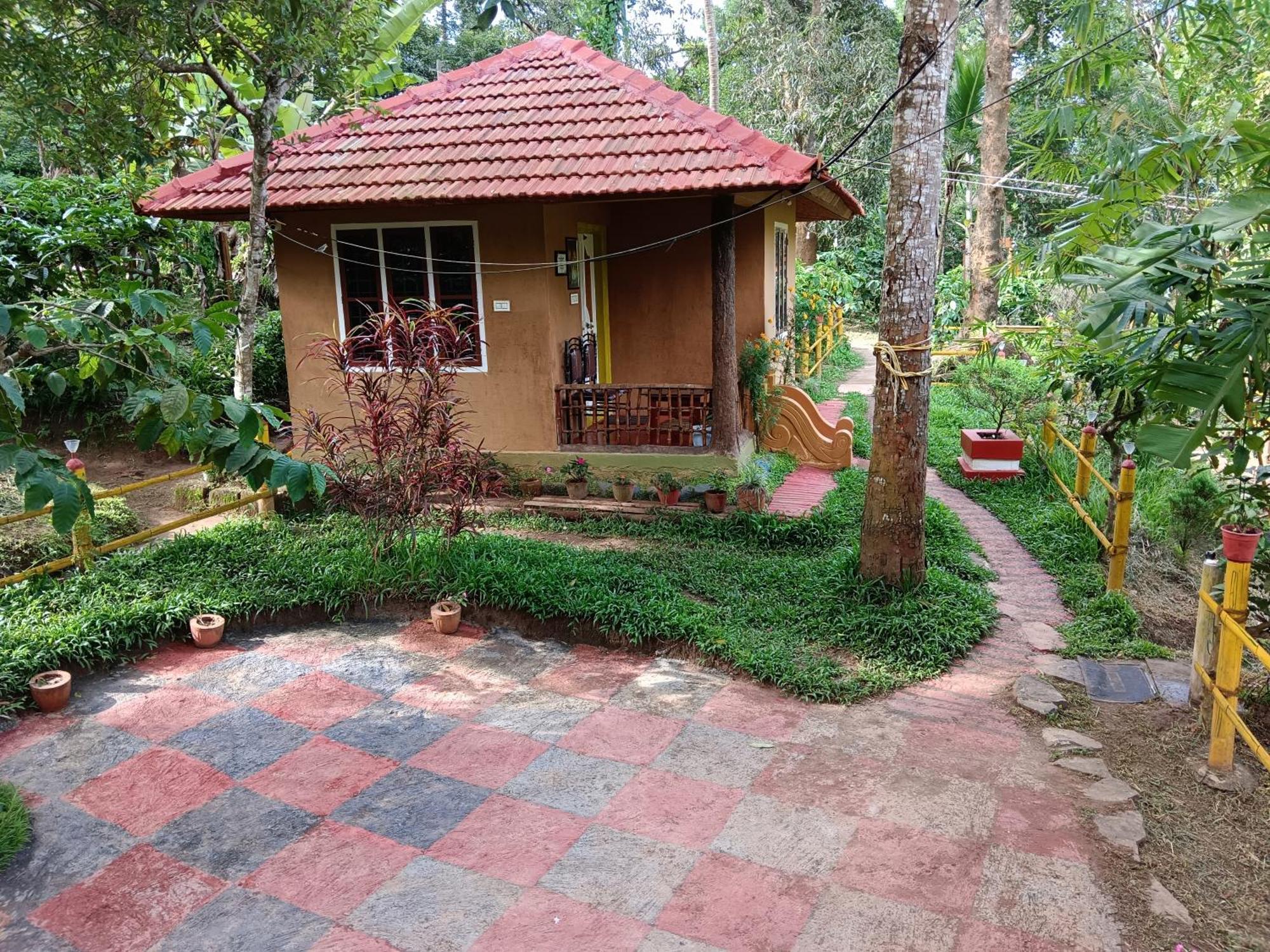 Kalidasa Tree House And Villa, Wayanad Chegāt Buitenkant foto