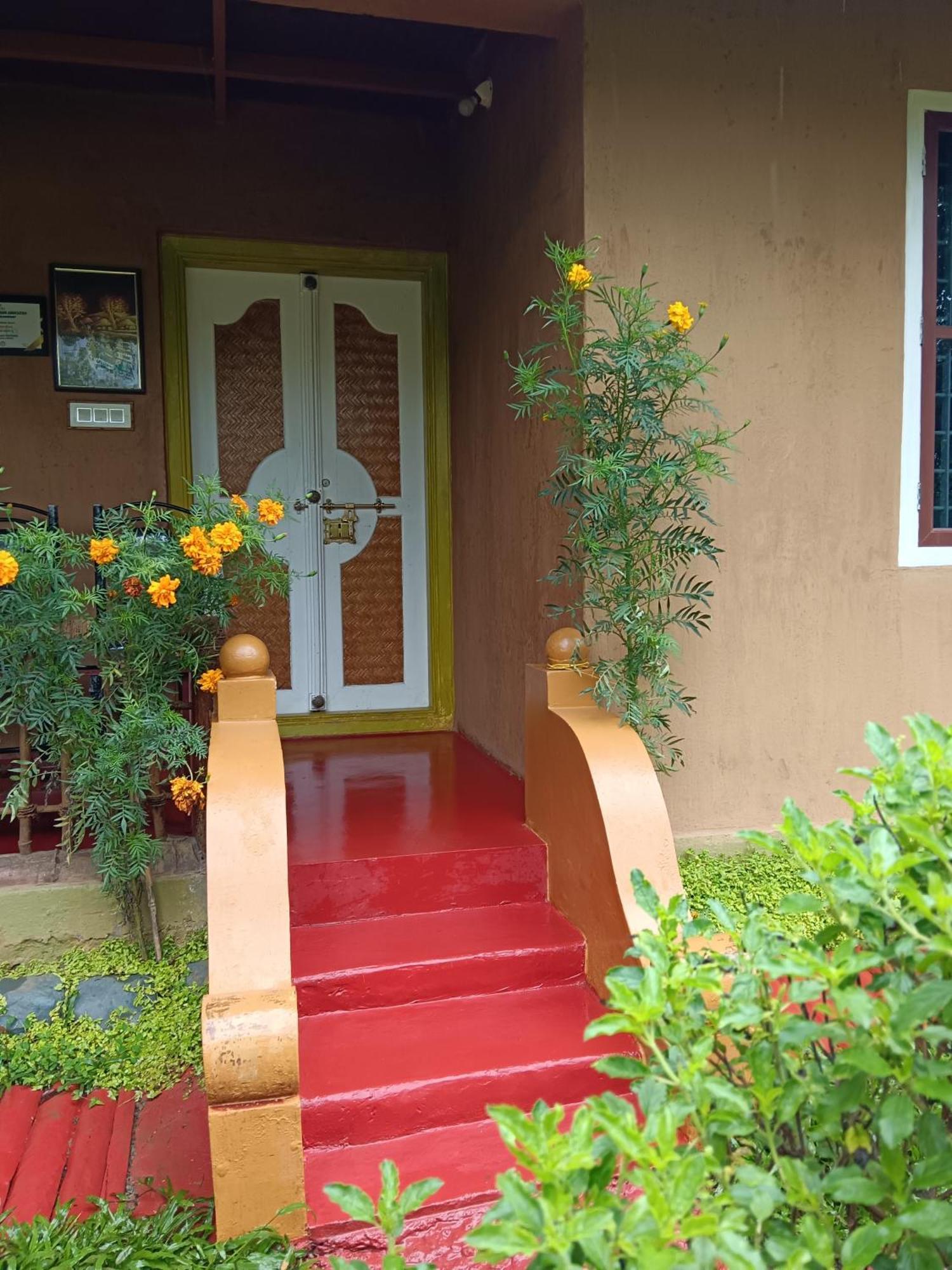 Kalidasa Tree House And Villa, Wayanad Chegāt Kamer foto
